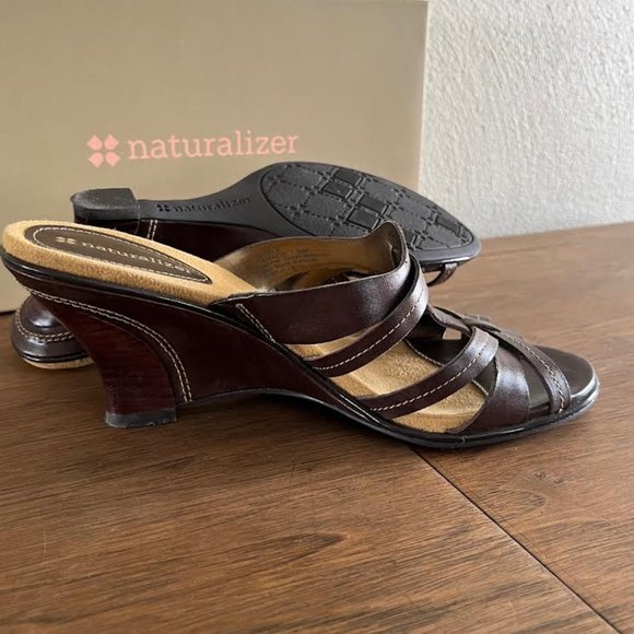 Naturalizer sandals, size 6.5, brown - Picture 4 of 4
